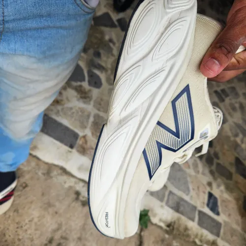 Tênis new balance more v5