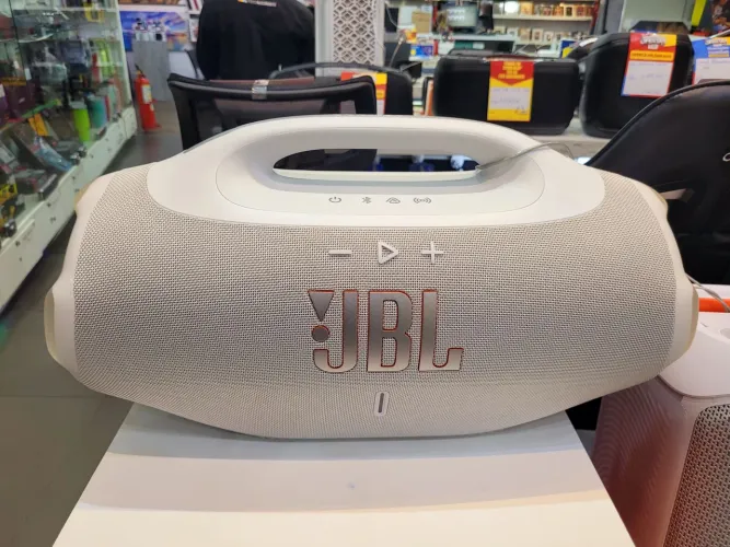 Caixa de som boombox 4 nova com nota fiscal e garantia 