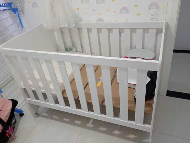 Berço novo nunca foi usado + banheira usada 1 vez e balancinha pra dormir usada