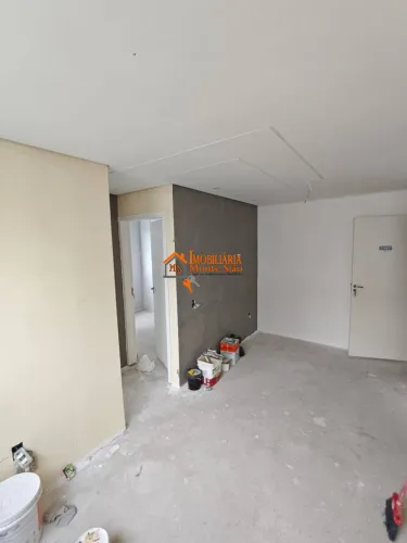 Apartamento com 2 dormitórios à venda, 42 m² por R$ 265.000,00 - Vila Nova Bonsucesso - Gu