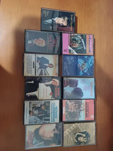 vendo 11 fitas cassete originais em ótimo estado
