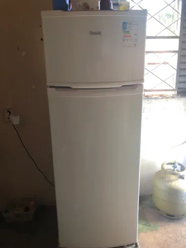 Vendo uma geladeira 