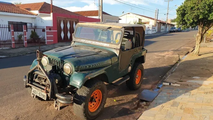 Willys Overland Jeep 2.6 12V Gasolina 2P 1984