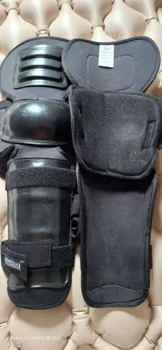 PROTETOR DE JOELHOS MOTO 