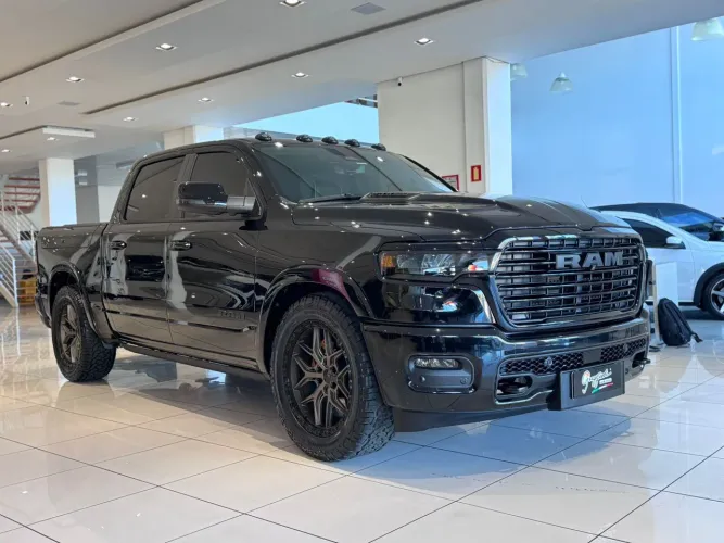 Ram 1500 Laram. Night ED. Bi-TB 3.0 4X4 Aut. 2025