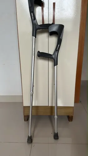 Vendo par de muletas hidroligth