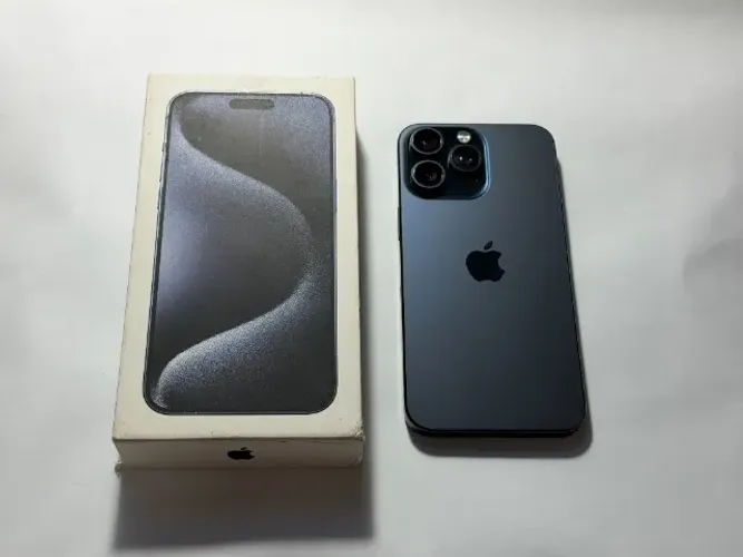 Apple iPhone 15 Pro Max de 256 GB - Titânio Azul *sem detalhes*