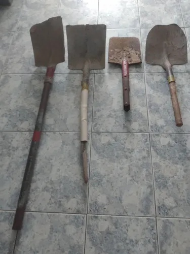 Pás usadas precisa trocar cabos R$ 20 cada