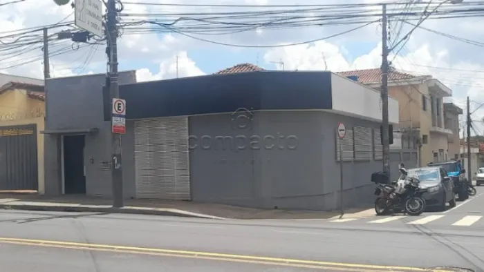 Casa Comercial com 8 Salas | 3 Banheiros | Bairro Ipiranga