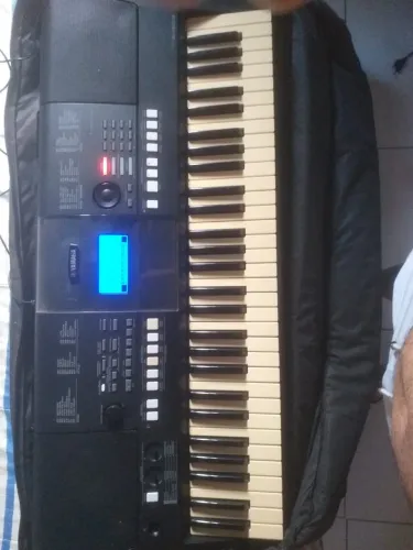 Yamaha profissional cinco oitavo completo