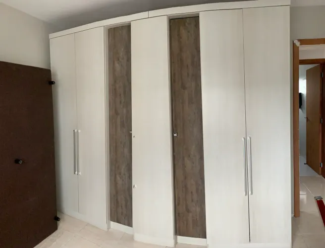 GUARDA ROUPA USADO