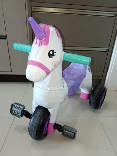 Triciclo Infantil Calesita unicórnio motoca