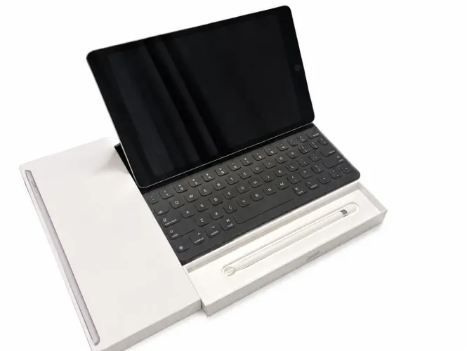 ipad 9 geração 64gb prata + apple pencil + smart keyboard apple