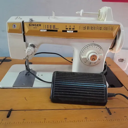 Máquina de costura singer 974 zigue-zague.