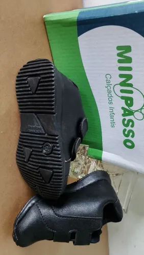 Tênis velcro
