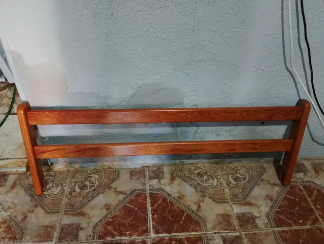 GRADE DE PROTEÇÃO PARA CAMA EM MADEIRA MACIÇA ANGELIN PEDRA. 1.20 DE CUMPRIMENTO.