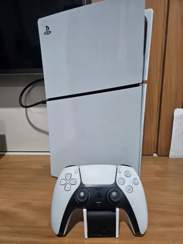 PS5 Slim 1TB + Controle