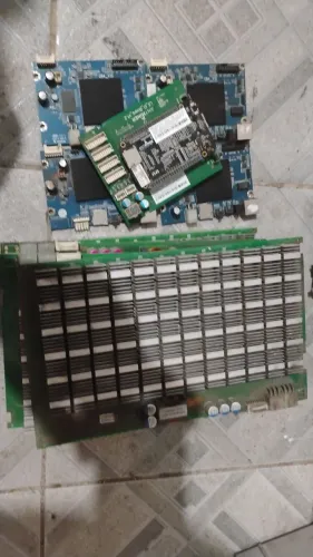 Lote para retirada de peças Asic Bitmain e Whatsminer 