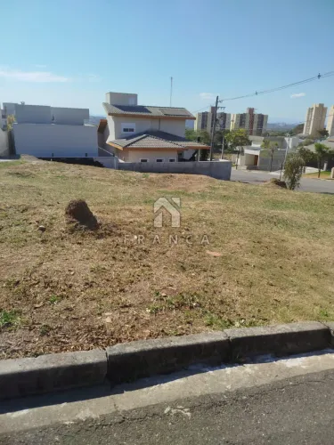 Terreno Condomínio em Jacareí