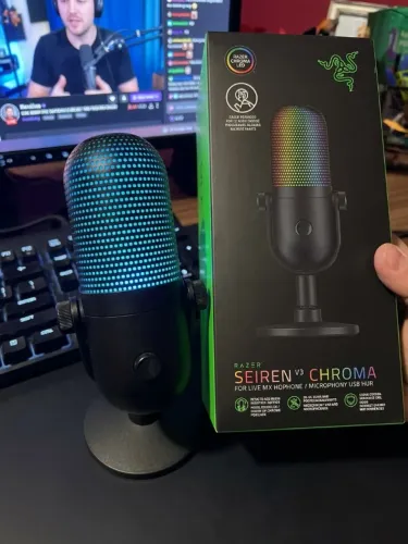 Razer seiren v3 chroma + fifine Bm88