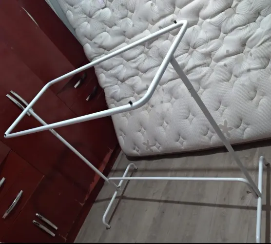 Vendo arara de roupas.