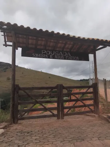 VENDO OU TROCO CHÁCARA POUSADA