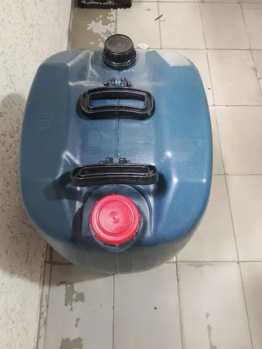 3 tambo de 50 litros cada 