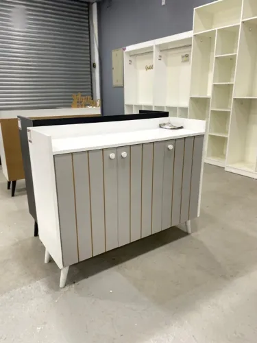 Aparador retrô cinza com 3 portas novo em mdf