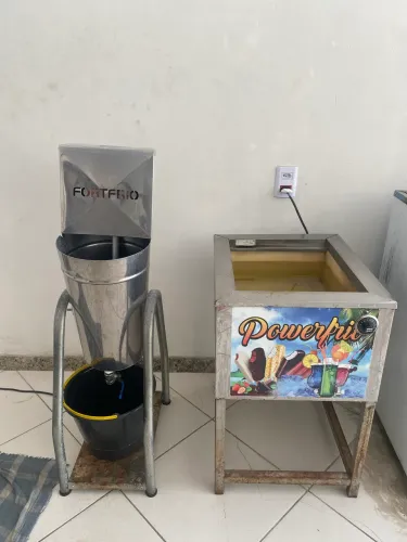 Vendo fábrica de gelo saborizado com clientes fixos. Aceito trocas.