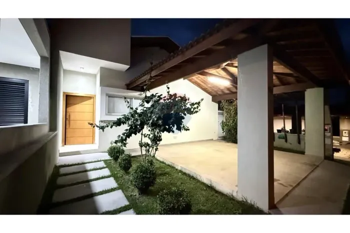Casa para Locação no Condomínio Phytus Itupeva Semi Mobiliada com Vista para Lago e Área