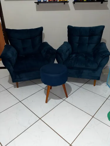 Vendo jogo de poltrona com pulf