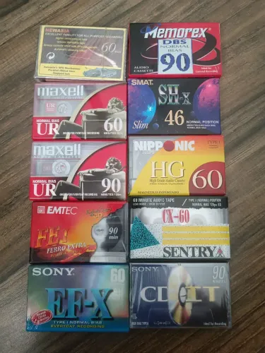 10 Fitas K7 de marcas diferentes lacradas