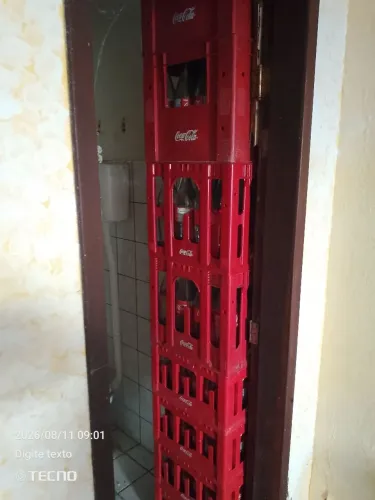 Engradados de cervejas e coca cola de 1 litro