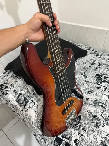 Baixo Sire V3