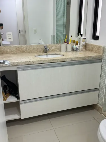 Móvel e pedra banheiro