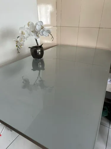 Mesa com tampo de vidro 160x90 (6 lugares)