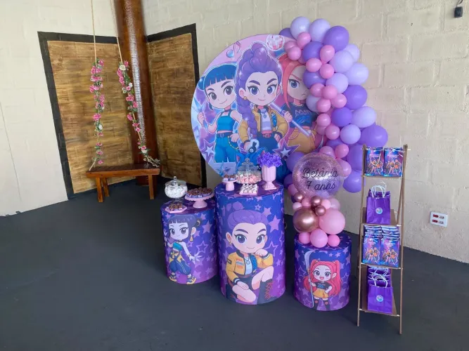 Vendo Capa decoração Huntrix (guerreiras do Kpop)