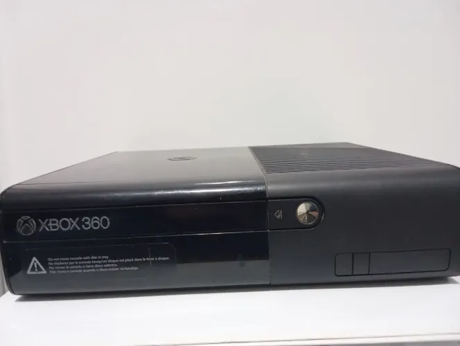 Xbox 360 Super Slim + Fonte Original + Cabo HDMI (Erro E82)