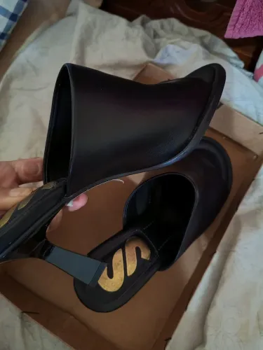 Vendo sandália sonhos dos pés em couro