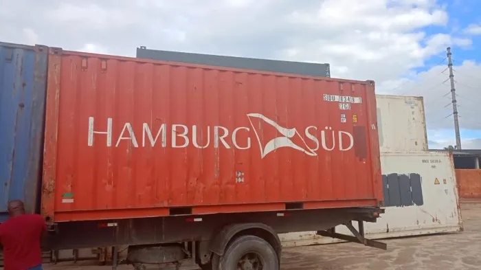 CONTAINER À PRONTA ENTREGA