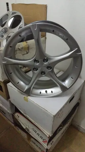 Jogo roda scorro Aro 18 5x100 Hp claro Nova