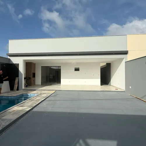 Vendo casa com fino acabamento no Valle do sal 2. 