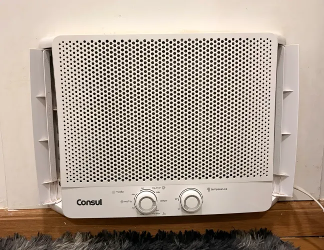 Ar condicionado de janela Consul 7.500 BTUs, 220V, frio/aquecer