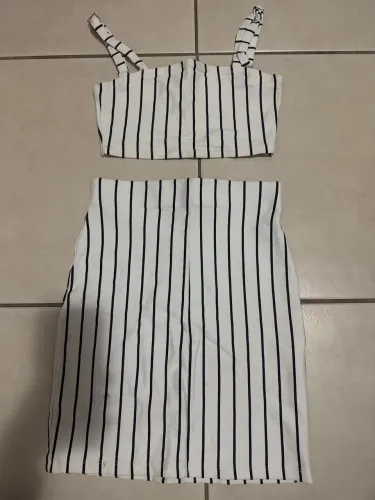 Conjunto de saia e top listrados, Tamanho P regulável