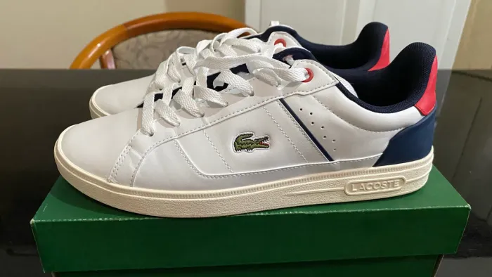 Vendo Tenis lacoste original Tam.40 excelente estado.