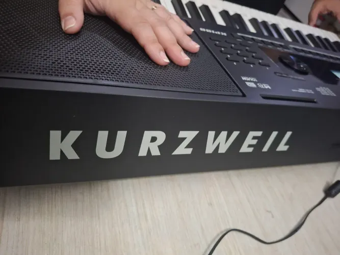 Teclado Kurzweil KP100