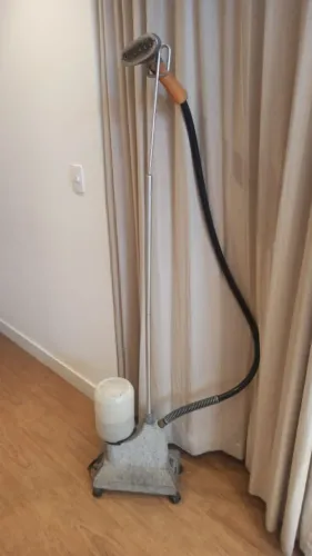 Estimer para passar roupa a vapor.