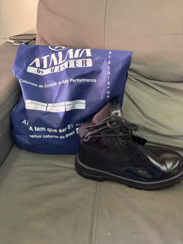 Vendo coturno Atalaia Extra leve com zíper