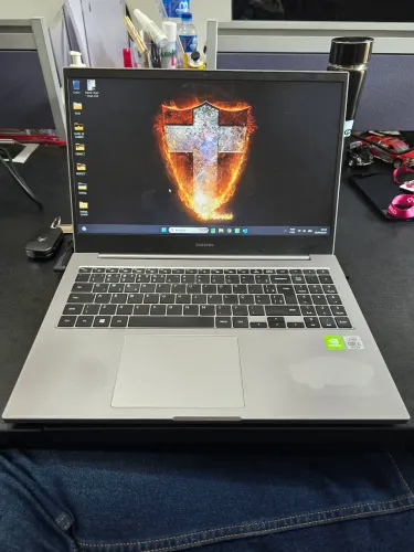 Samsungbook core i5 10ger 8gb ssd 256 placa de vídeo gforce 2gb