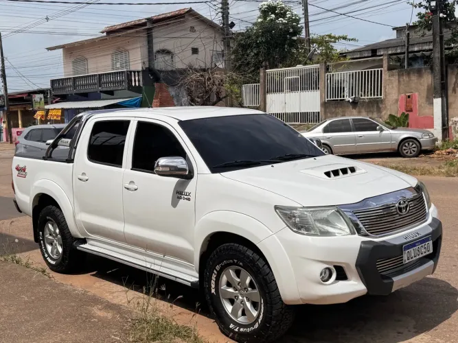 Toyota Hilux CD SRV D4-d 4X4 3.0 TDI Diesel AUT 2015